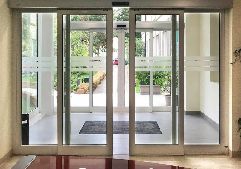 AUTOMATIC SLIDING DOORS